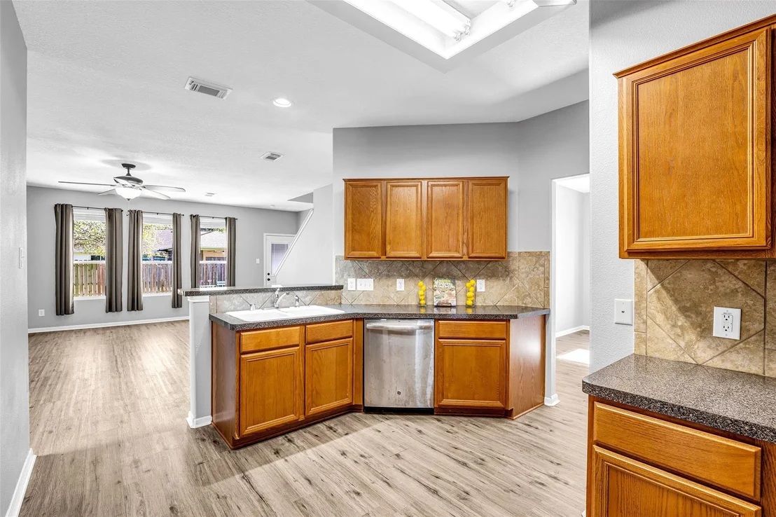 Photo of 5026 Forest Hurst Drive