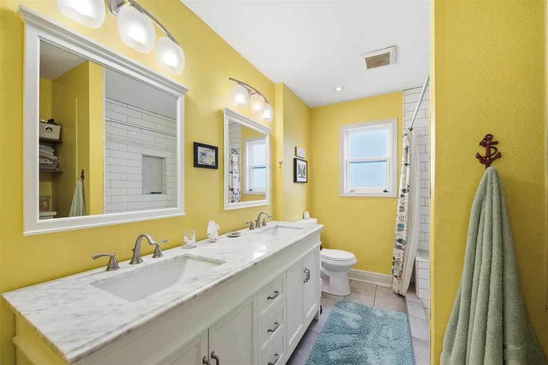 Photo of 2 S Sandpiper Street