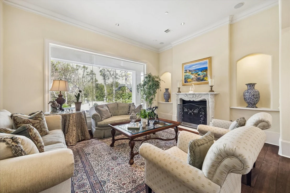Photo of 107 Willowend Drive
