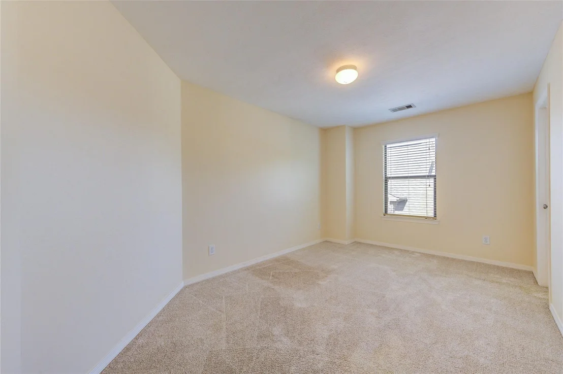 Photo of 2844 Torano