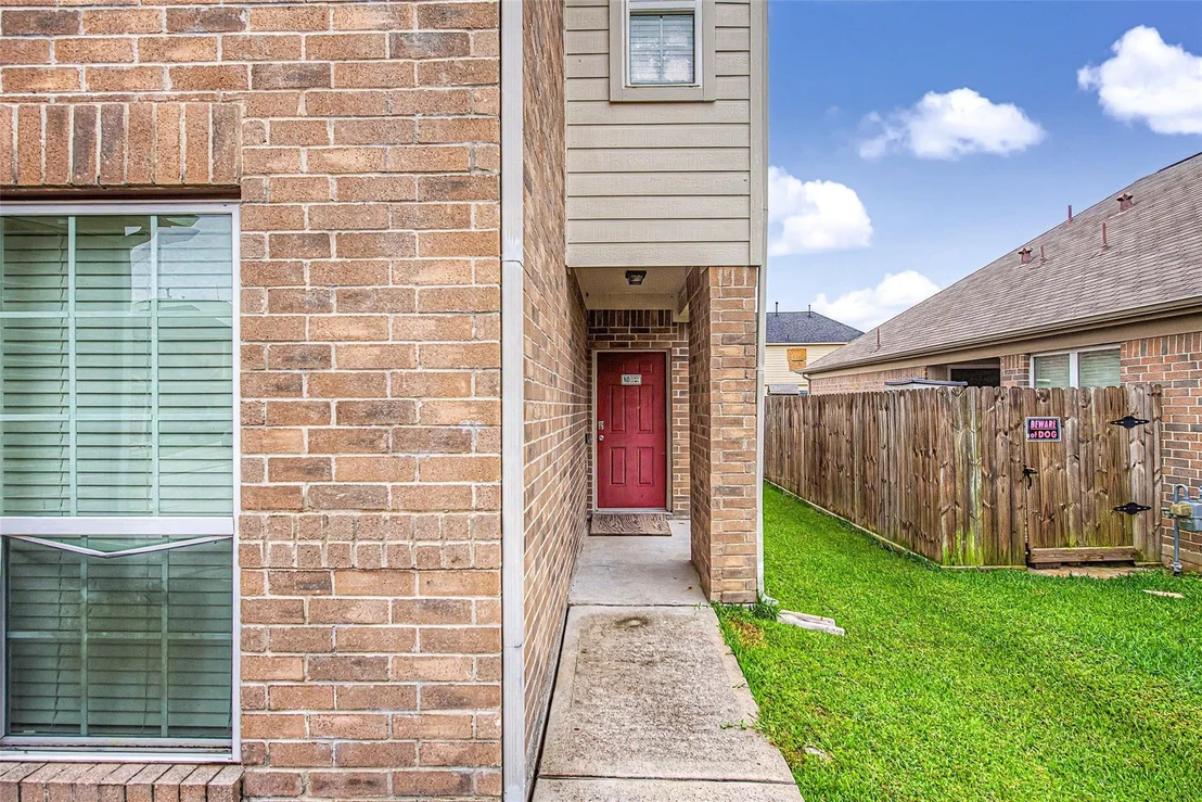 Photo of 5006 Forest Hurst Glen