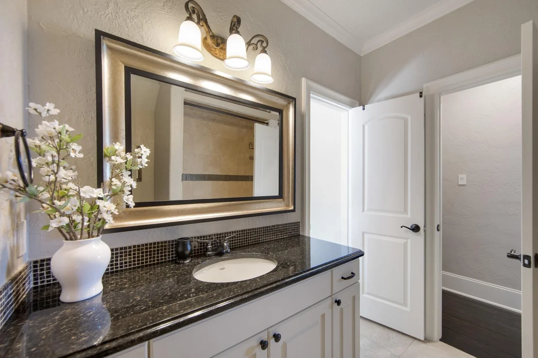 Photo of 17108 Lakeway Park