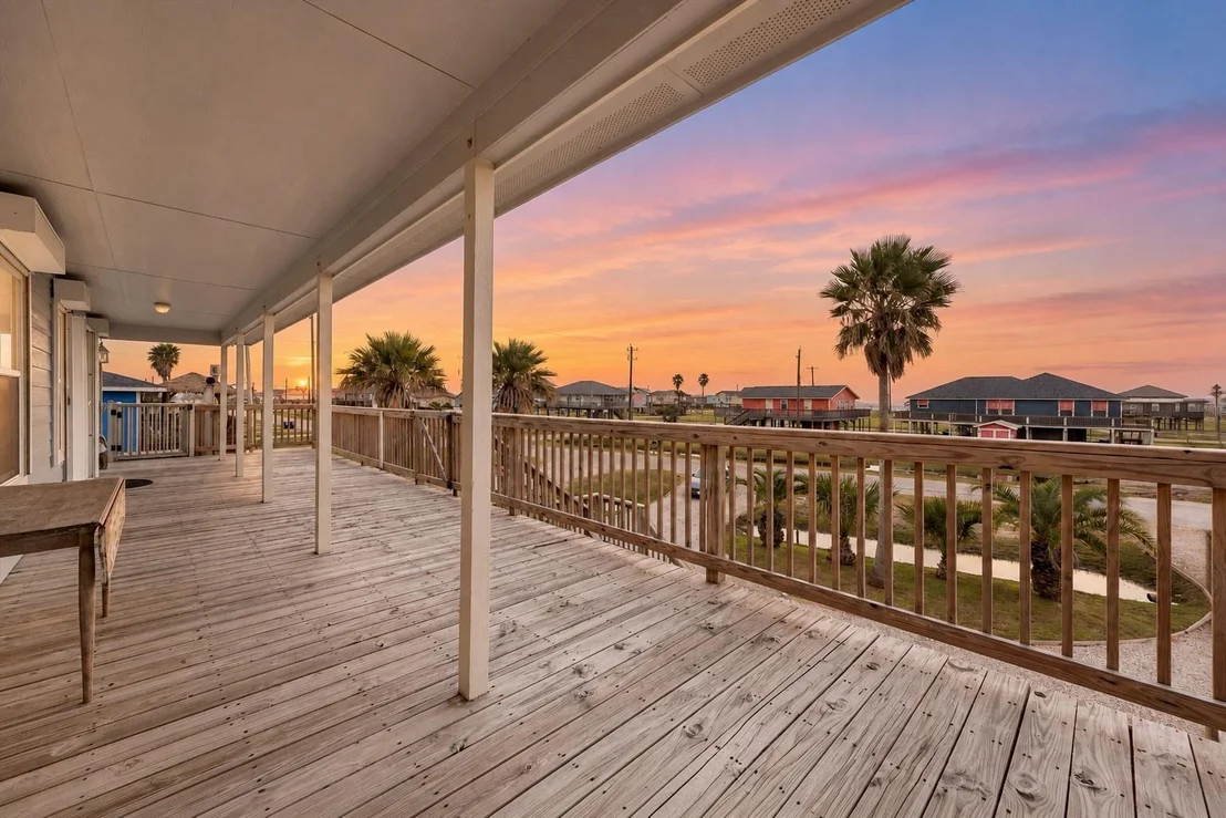 Photo of 904 Surf Drive
