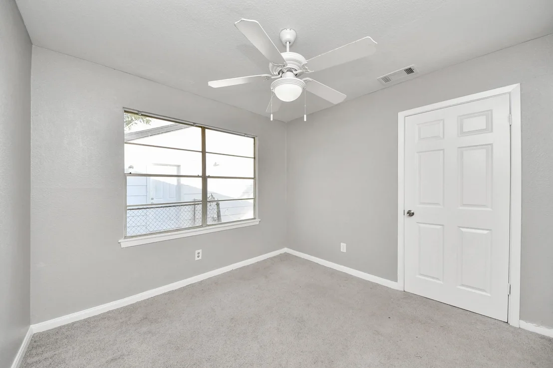 Photo of 2926 Knotty Oaks Trl Trail