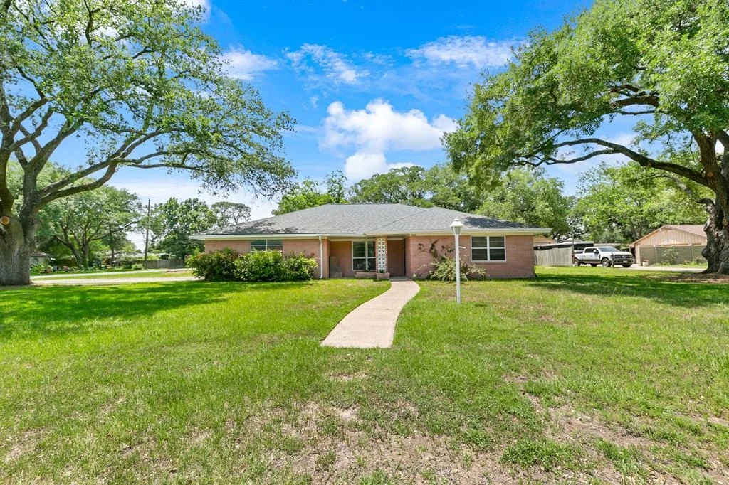 Photo of 1401 Chilton Lane