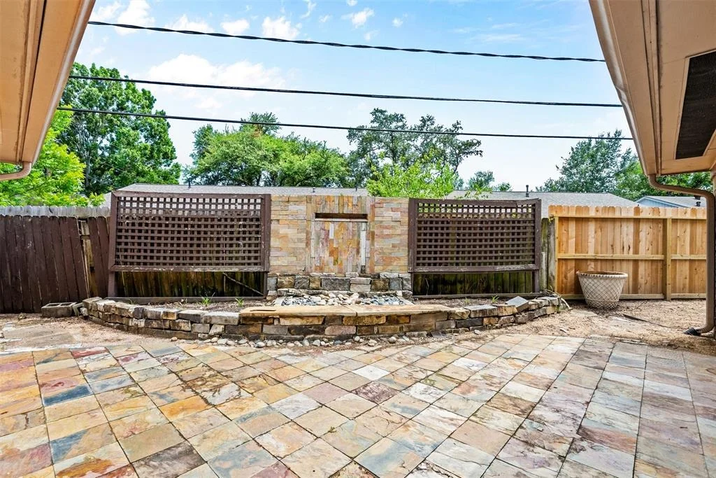 Photo of 3315 Crestdale Drive