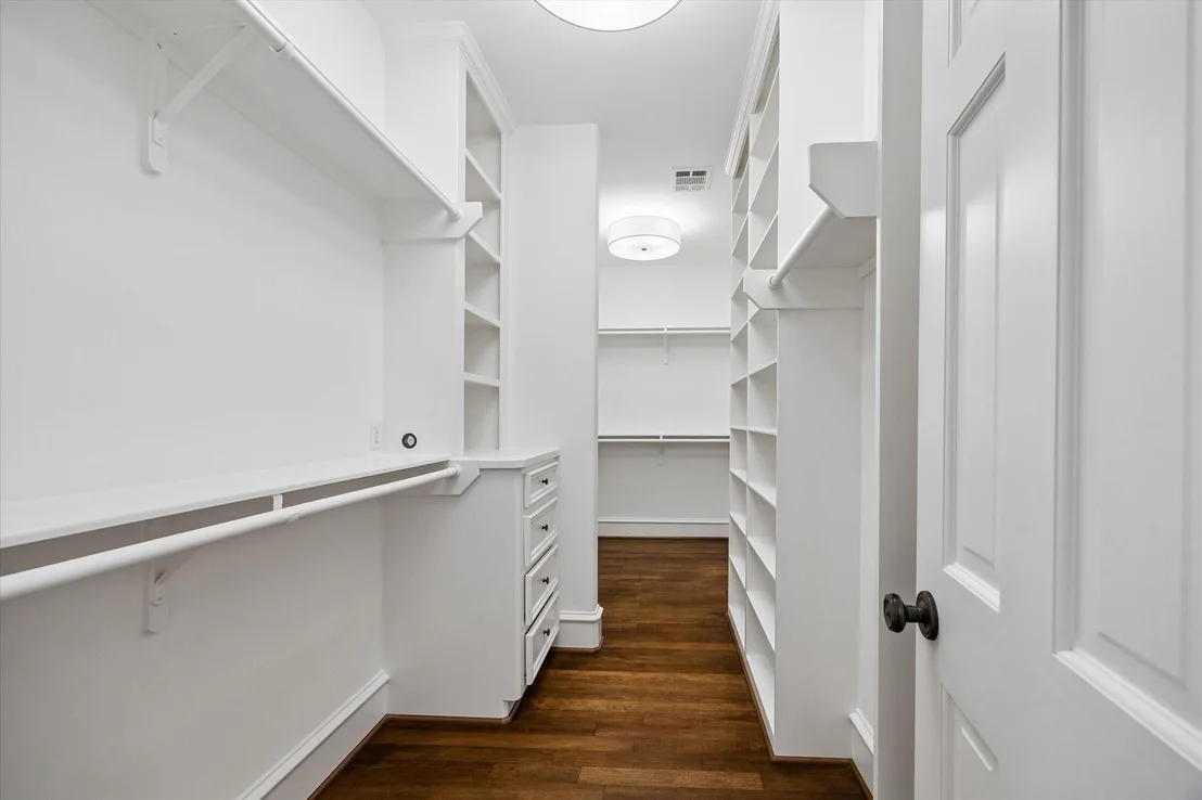 Photo of 705 W 9th Street