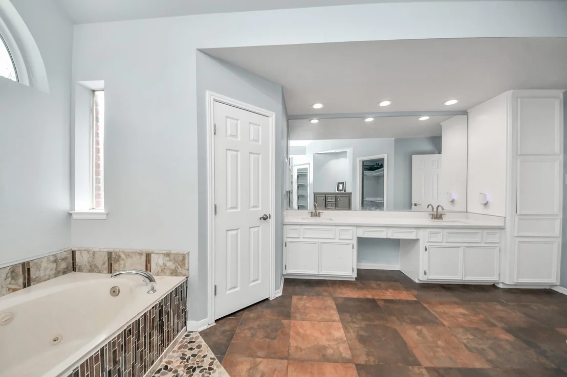 Photo of 622 Fernglade Drive