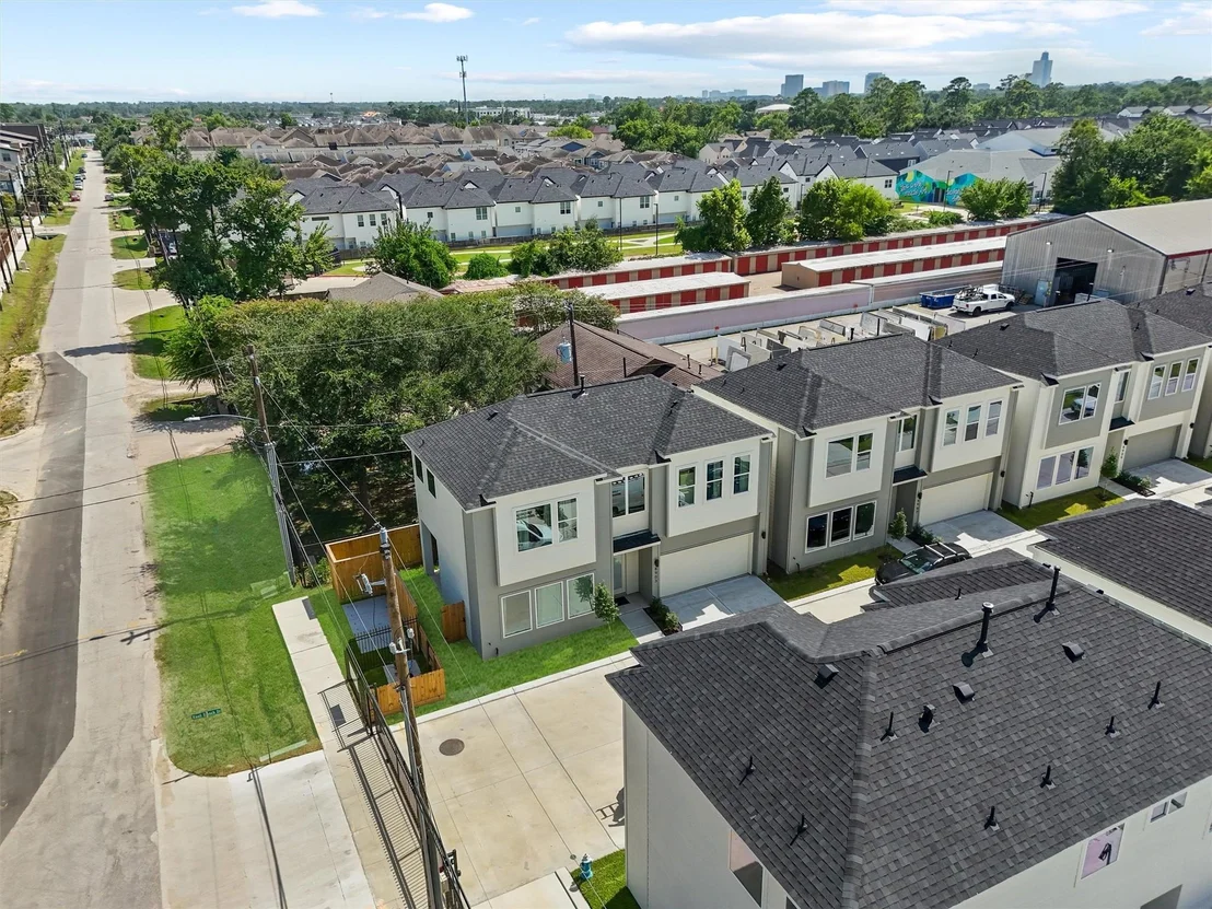 Photo of 8902 Knoll Branch Dr Drive