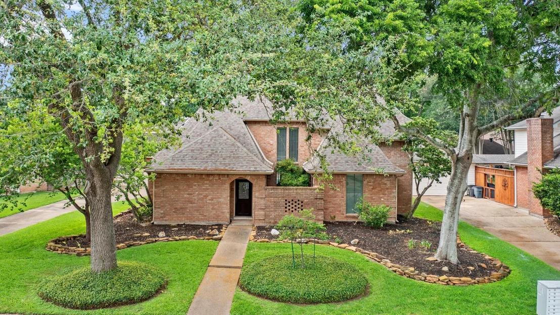 Photo of 1402 Bittersweet Drive