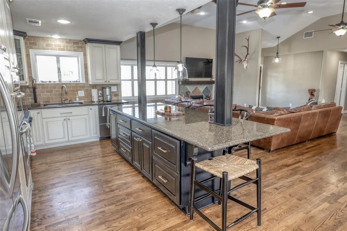 Photo of 700 Peachtree Drive