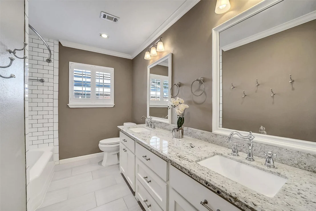 Photo of 10026 Overbrook Lane