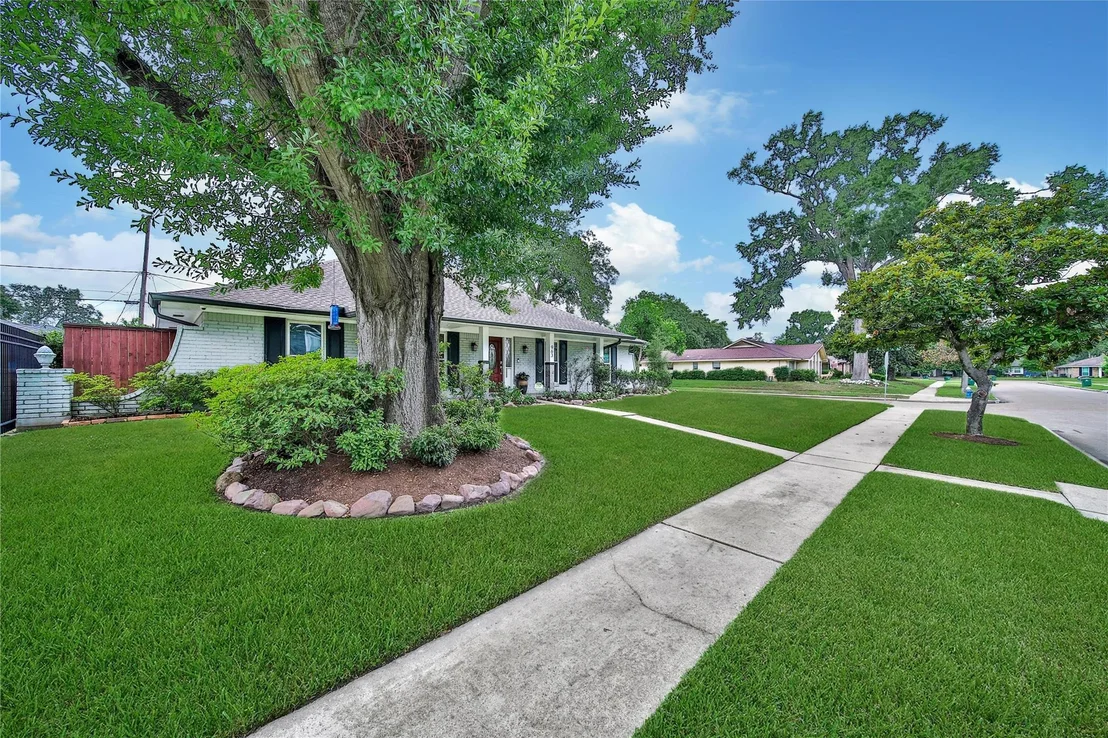 Photo of 963 Thornton Road