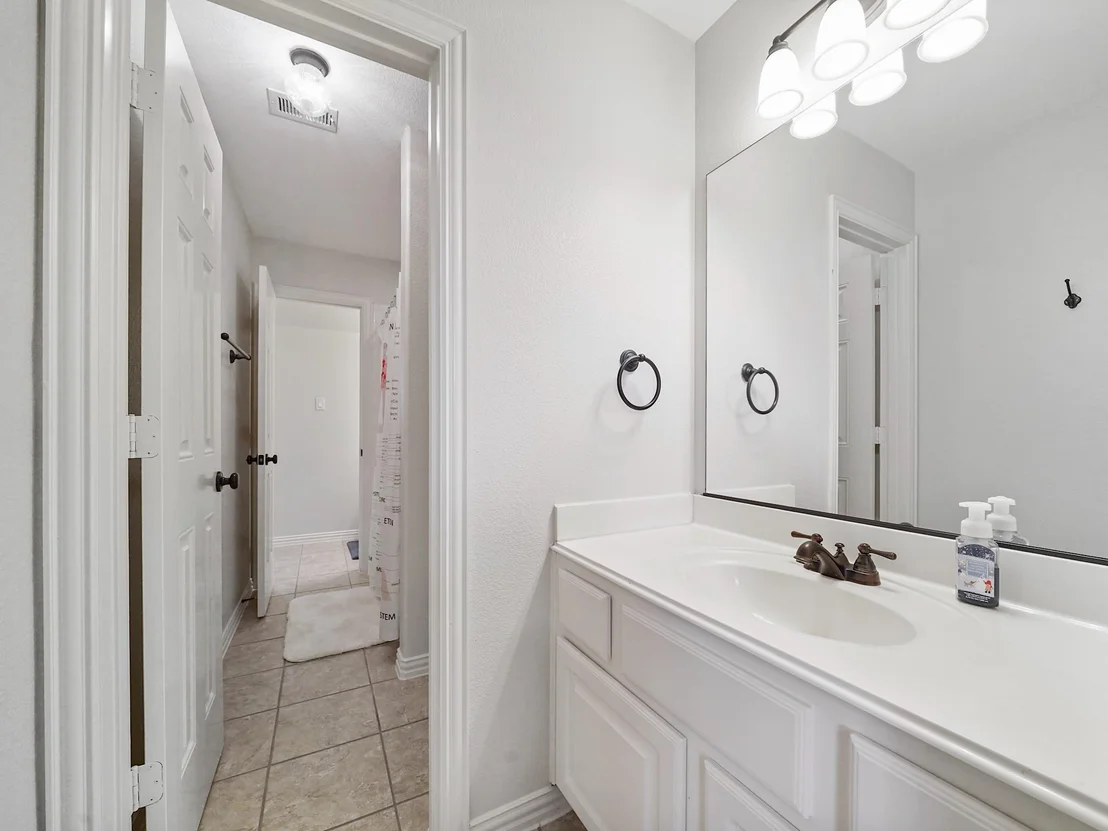 Photo of 6015 Madrone Mdw Drive
