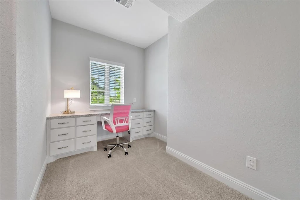 Photo of 19 N Wheatleigh Drive