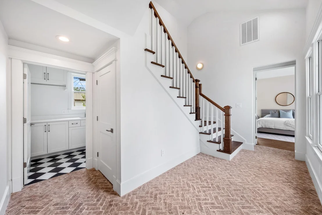 Photo of 2019 Chantilly Lane