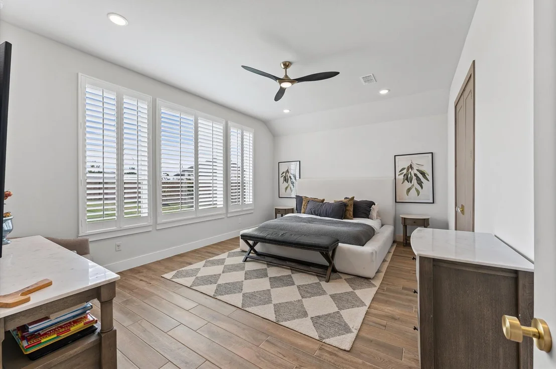 Photo of 9502 Lakeside Arbor