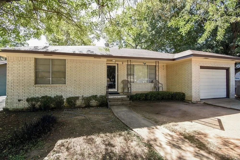 Photo of 400 Sandra Drive