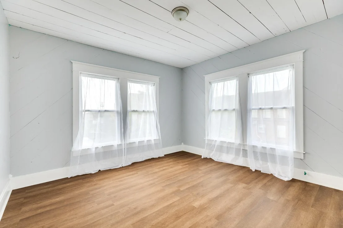 Photo of 331 W Broad Street