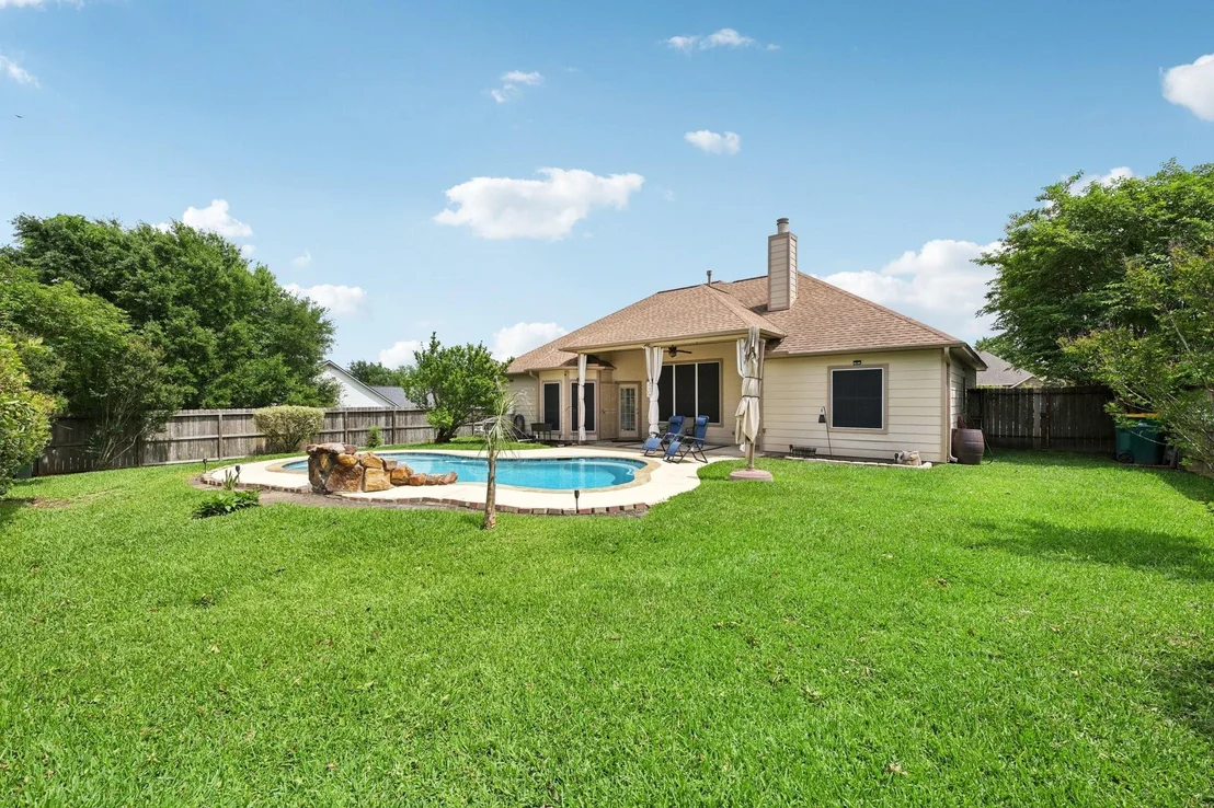 Photo of 7187 Edgewater Drive