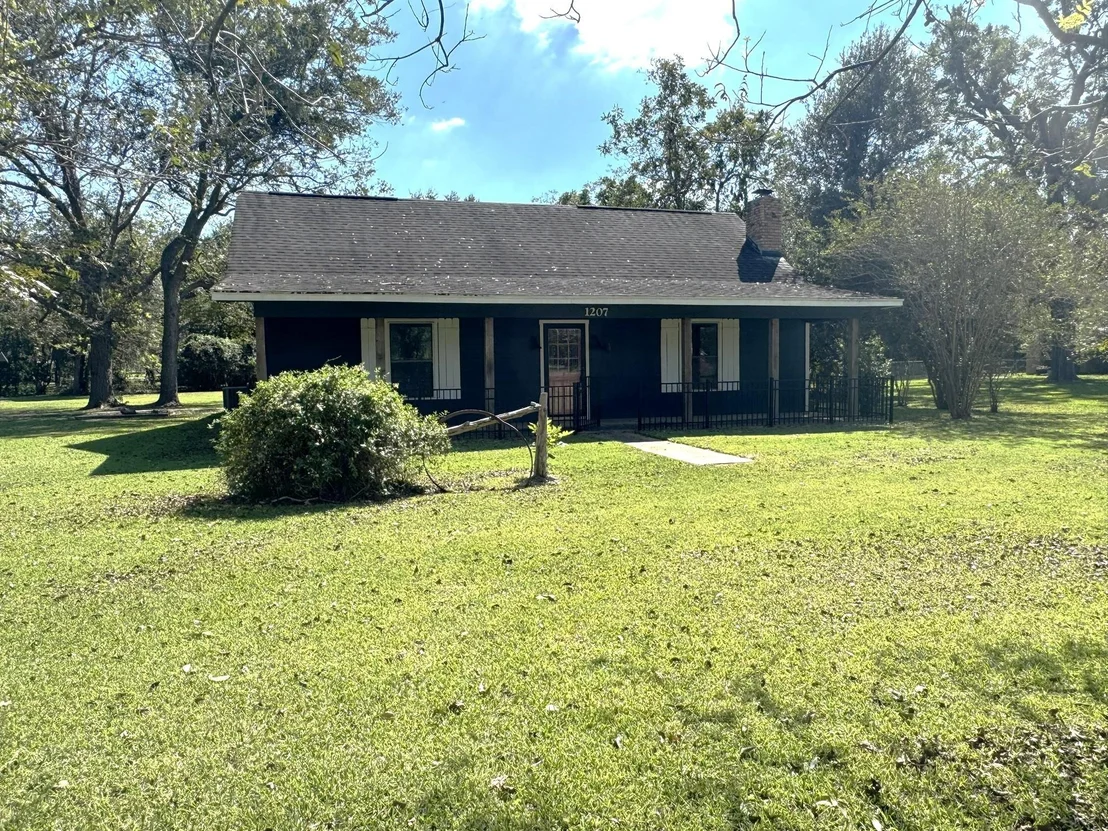 Photo of 1207 Half Moon Drive