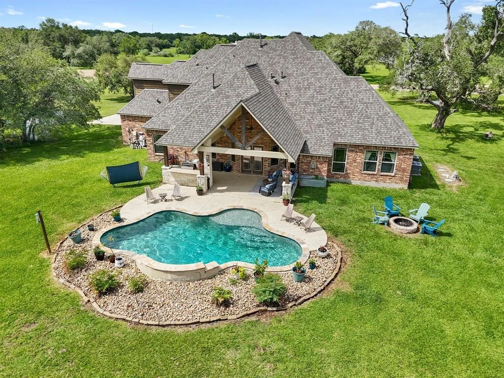 Photo of 44 Center Tree Drive