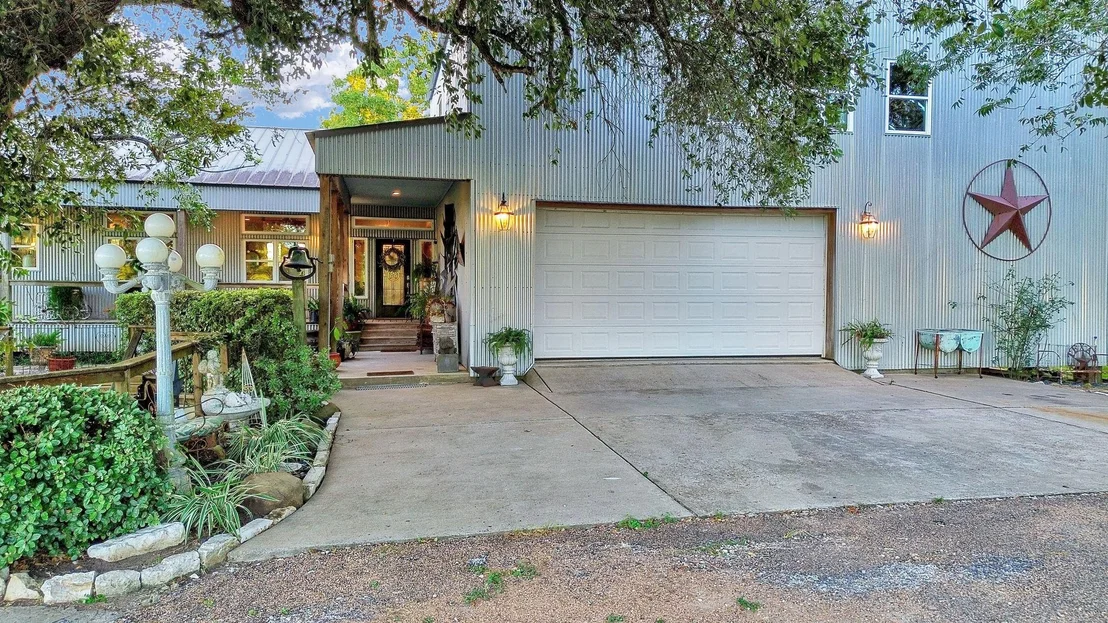 Photo of 817 County Road 432