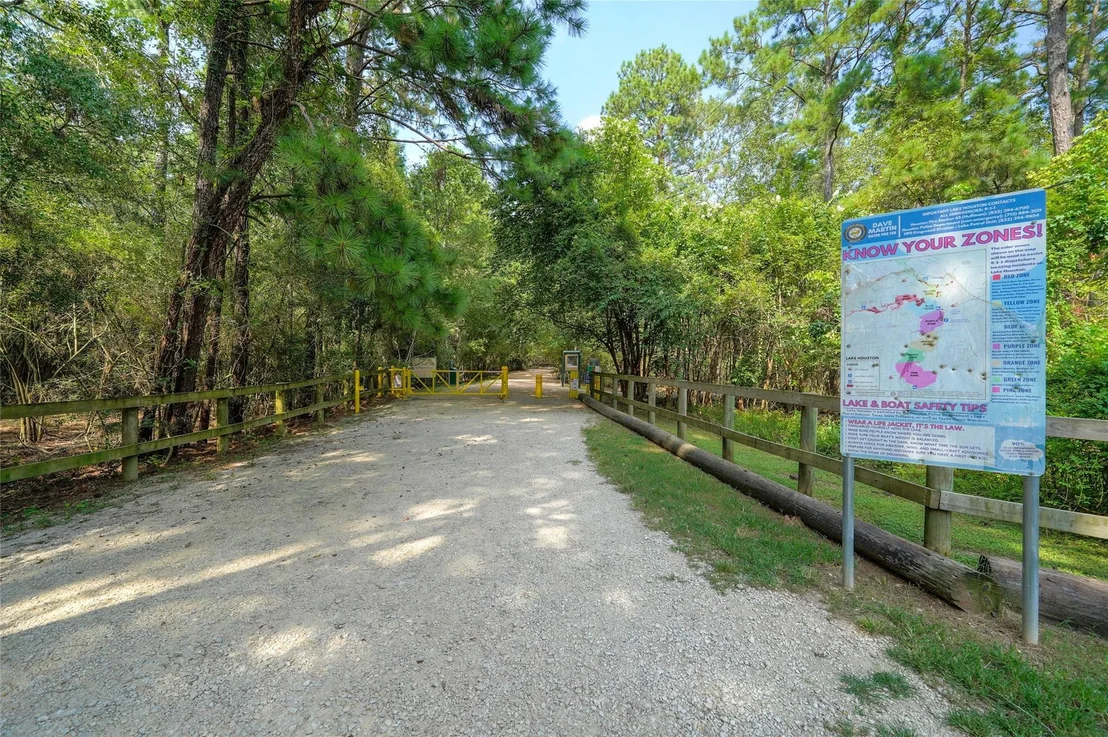 Photo of 1926 Maple Lakes Drive