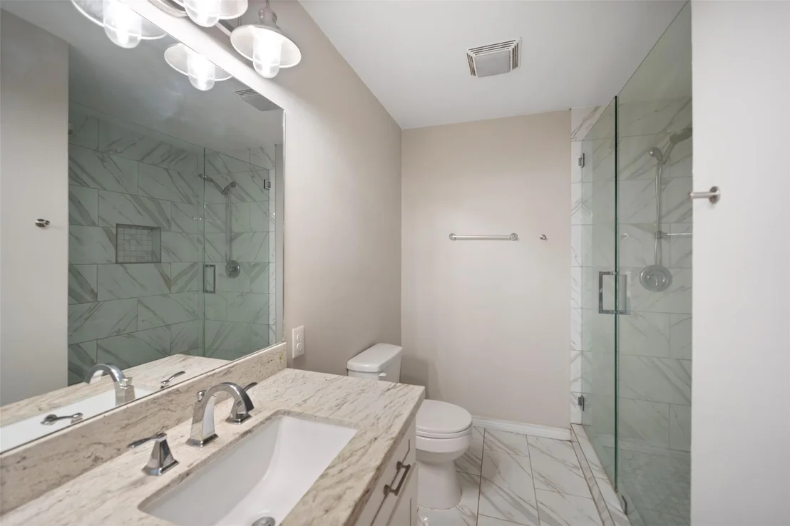 Photo of 5203 Chantilly Lane