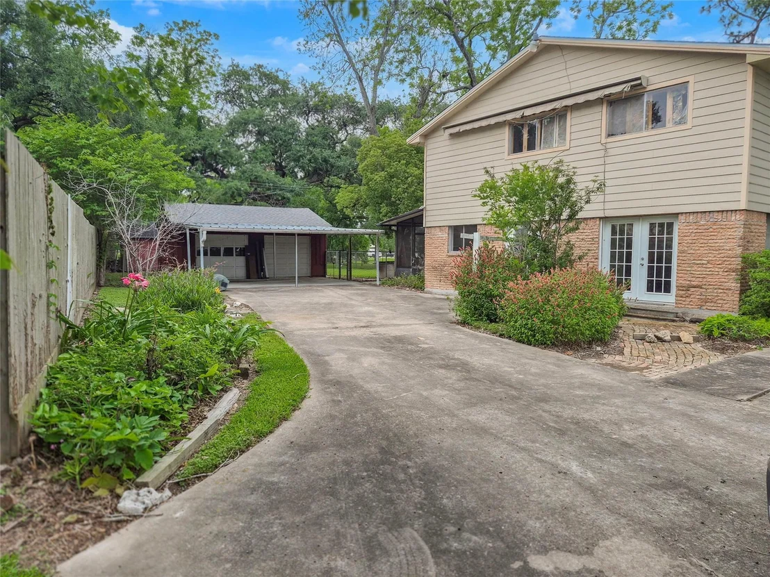 Photo of 102 Post Oak
