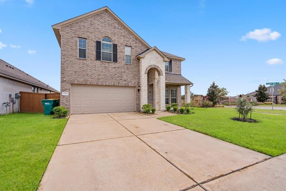 Photo of 1702 Darwin Cedar Drive