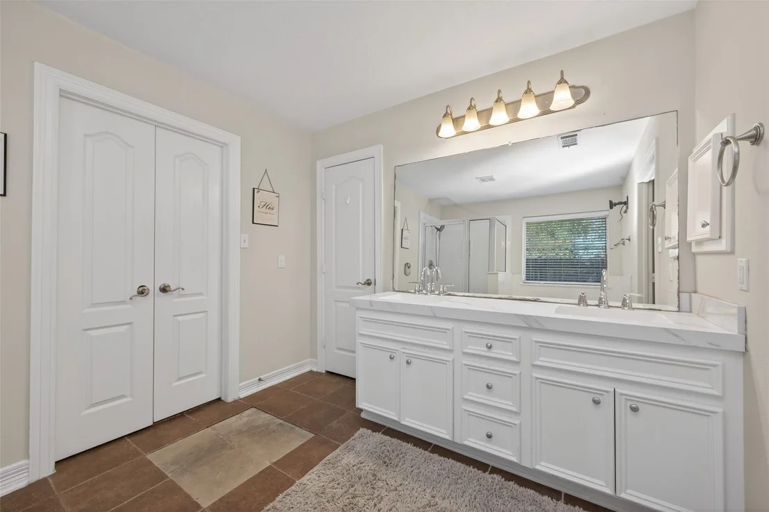 Photo of 3327 Willowbend Road