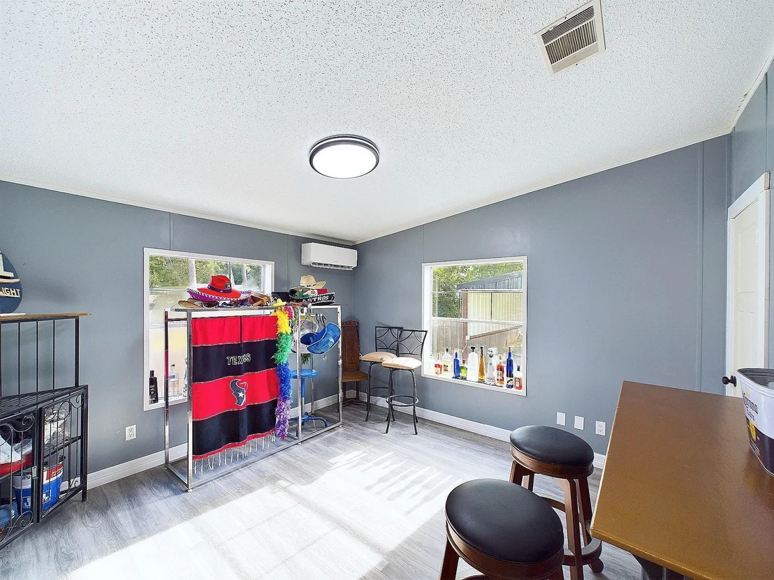 Photo of 24249 Glory Avenue