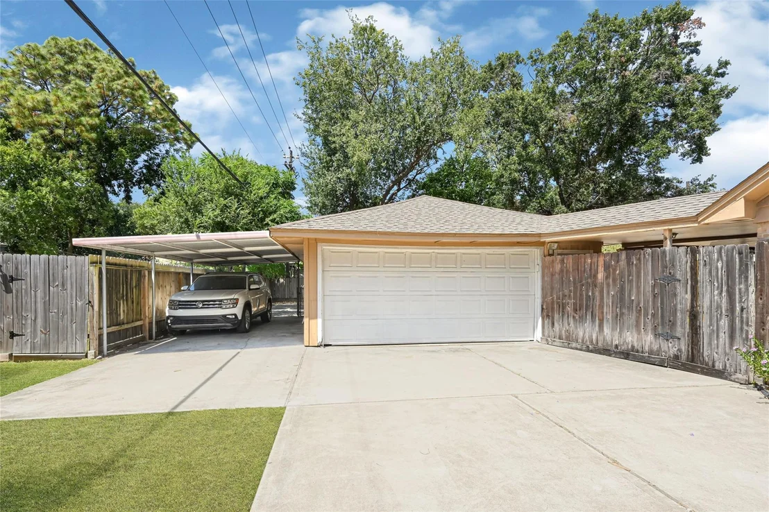 Photo of 7702 Dashwood Drive
