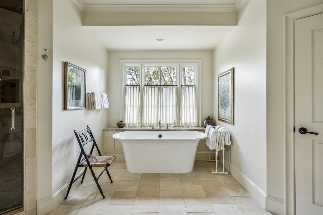Photo of 2228 Dunstan Road