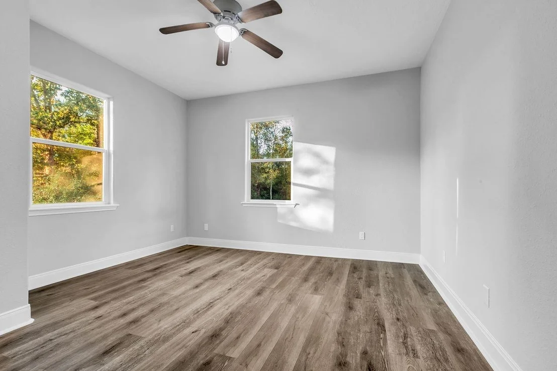 Photo of 83 White Oak Drive N