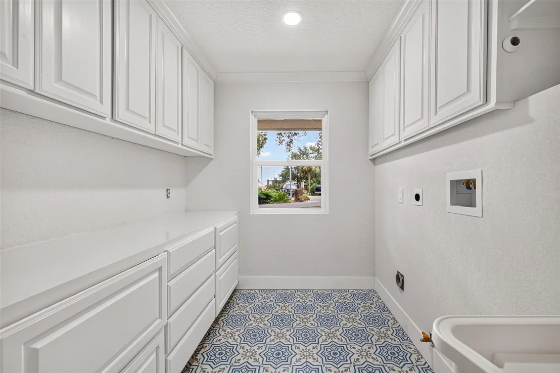 Photo of 218 Bay Colony Circle