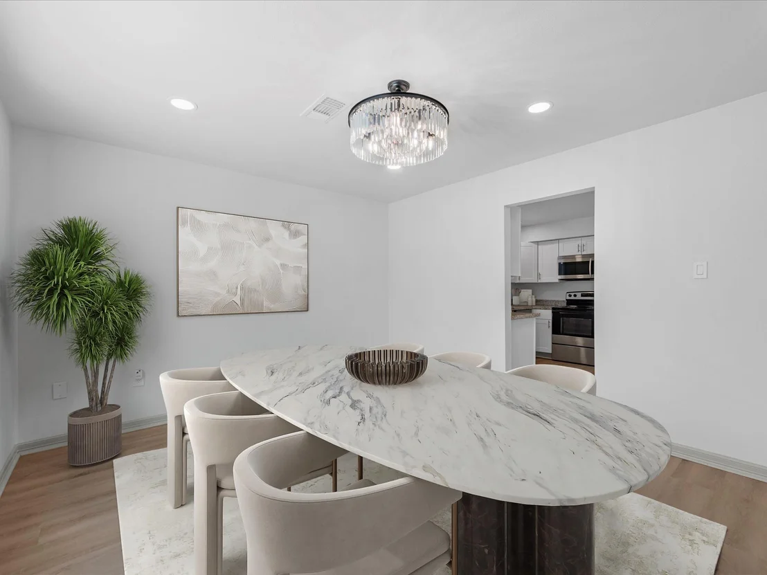 Photo of 740 River Plantation Drive