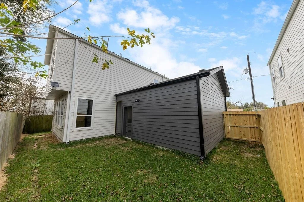 Photo of 9630 Burden Street