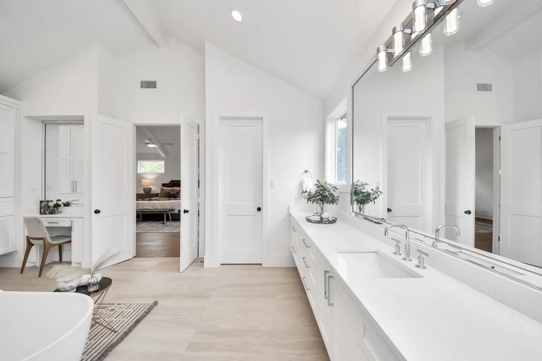 Photo of 1705 Saxon Drive