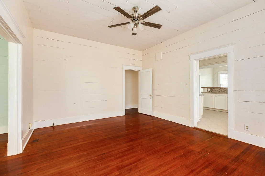 Photo of 331 W Broad Street