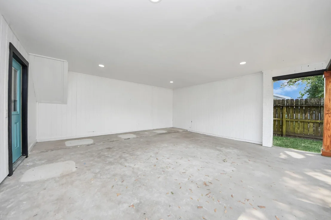 Photo of 916 Woods Drive