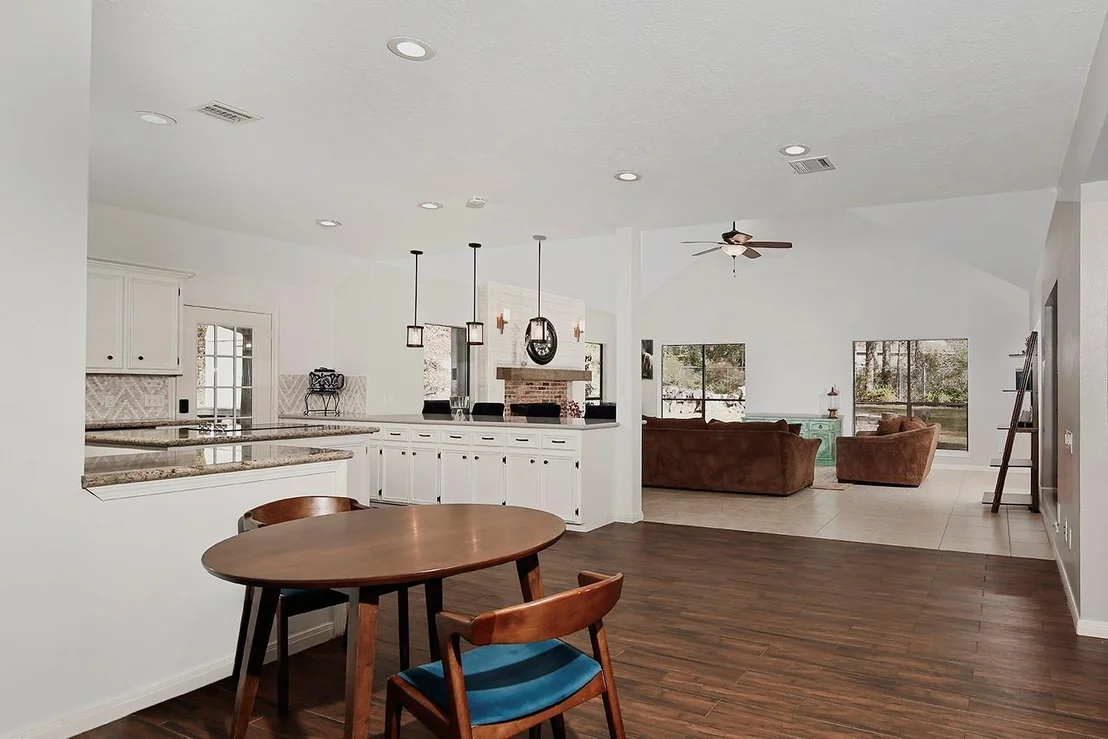 Photo of 44 Lake Forest Circle