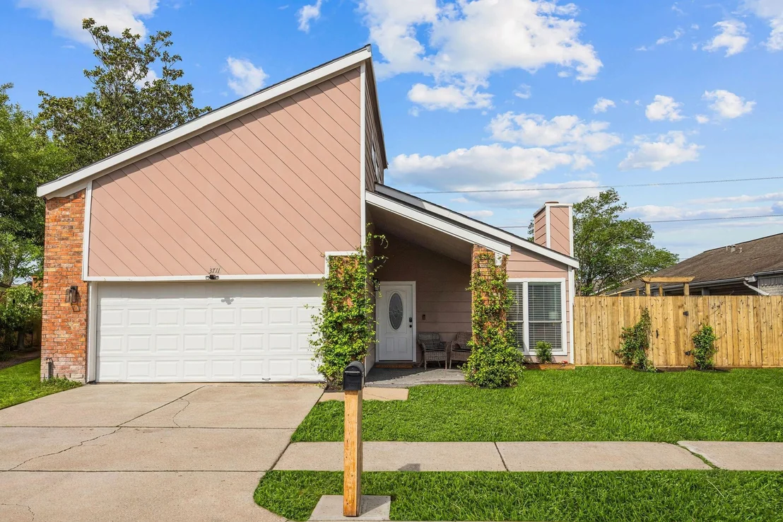 Photo of 3711 Moss Tree Road