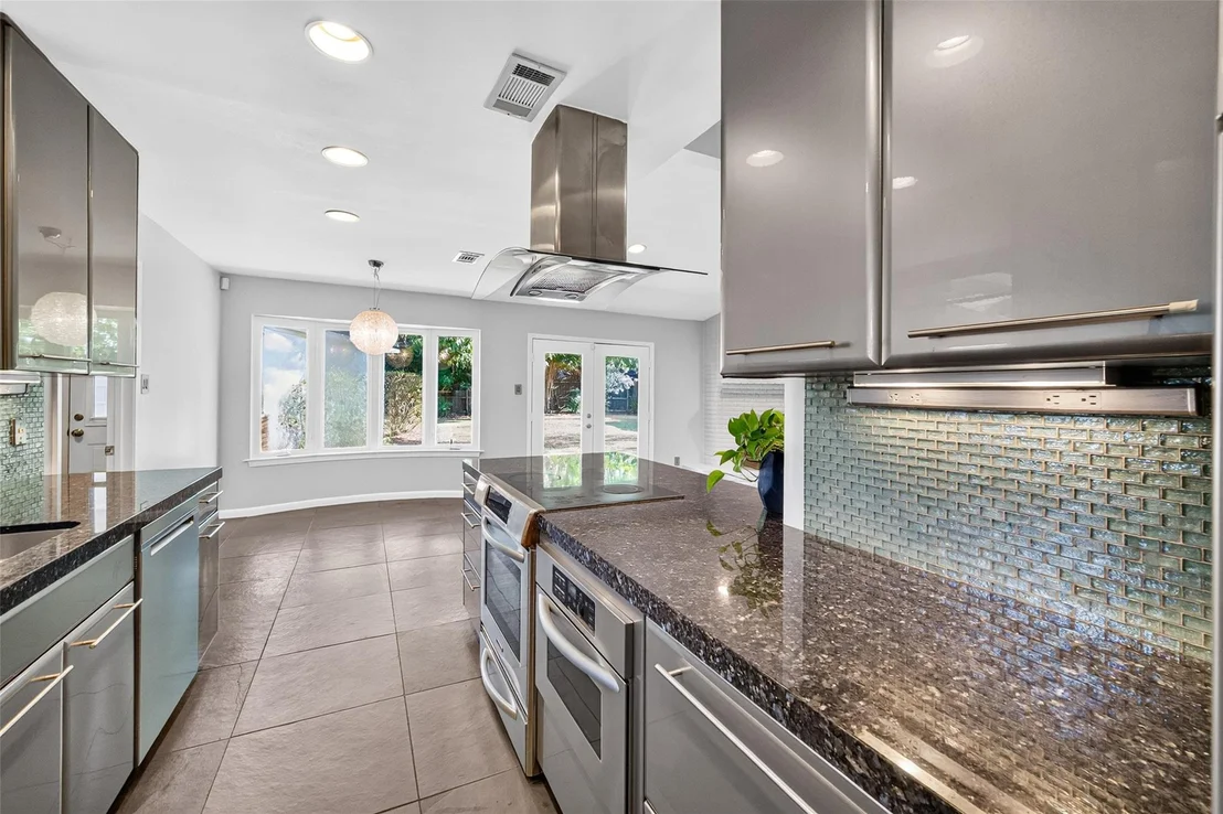 Photo of 5938 Claridge Drive