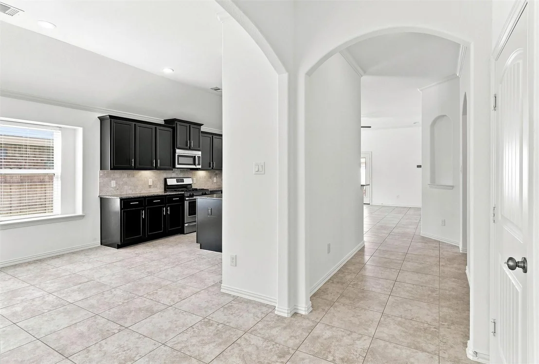 Photo of 637 Maple Point Drive E