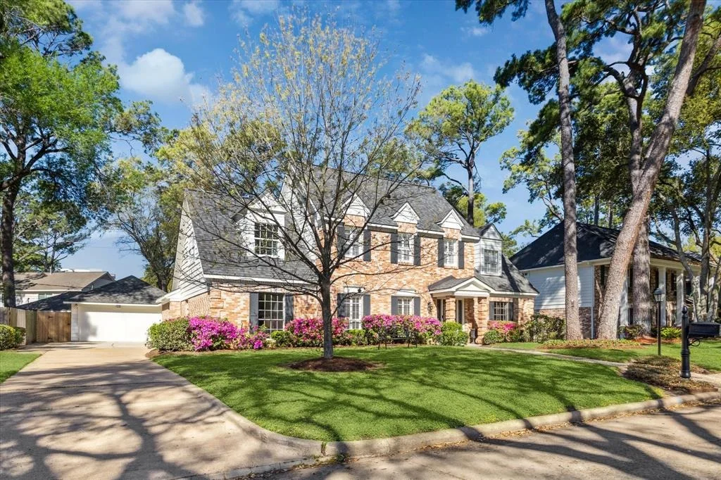 Photo of 807 Thornbranch Drive