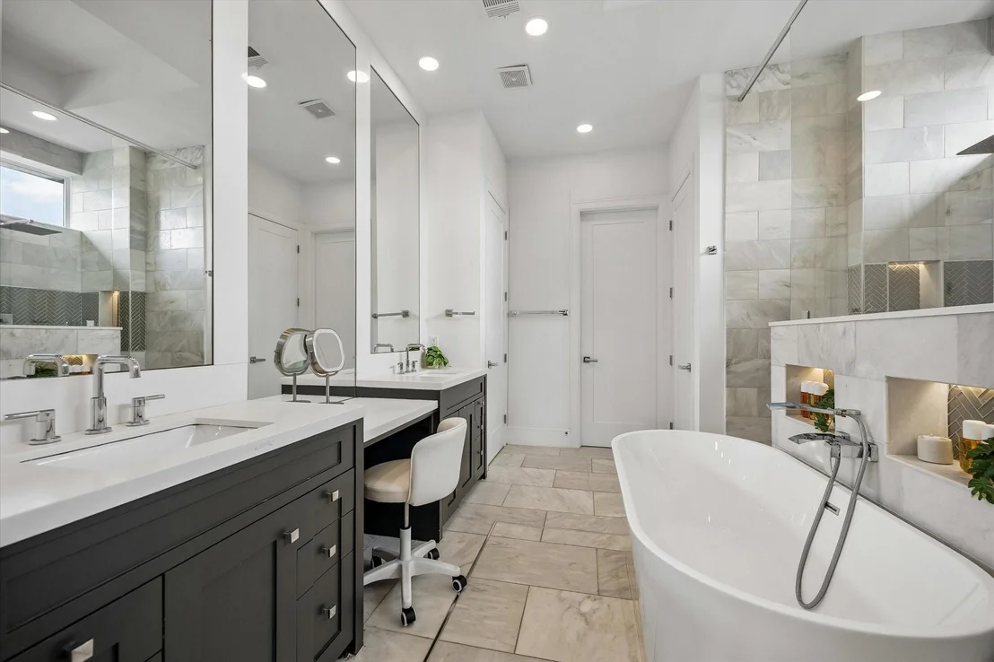 Photo of 4951 Valkeith Drive