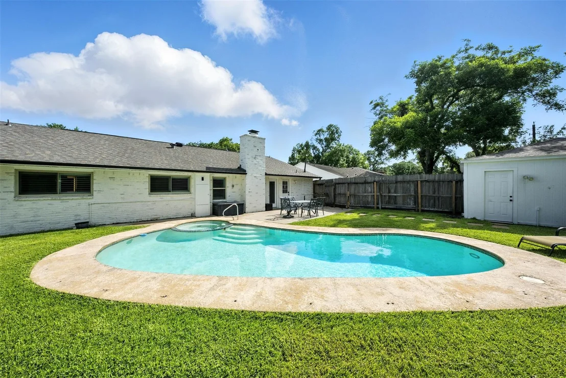 Photo of 10718 Chevy Chase Drive