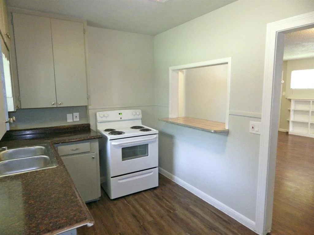 Photo of 618 Honeysuckle Drive